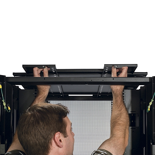 APC AR3150 NetShelter SX, 42 HE Server Rack-Gehäuse, 750 mm x 1070 mm, mit schwarzen Seitenteilen